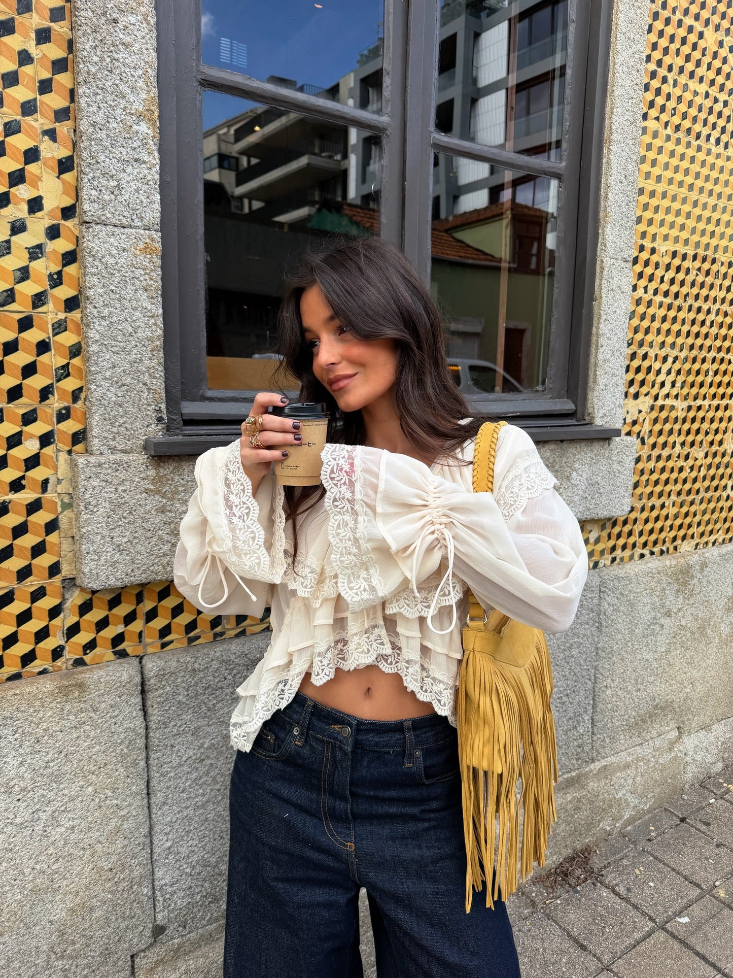 Lace Detail Ruffle Blouse in Cream - Shipping/Envio 24/04 to 30/04