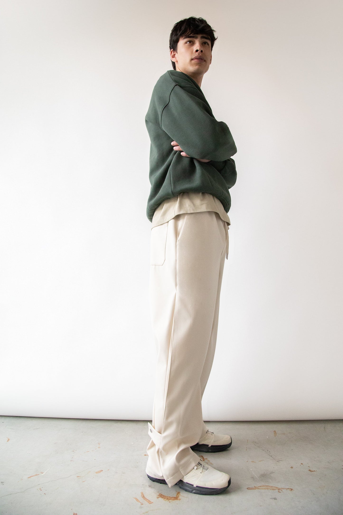 ELASTIC WAIST NYLON PANT