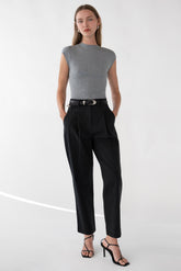HIGH-RISE TAPERED PANT