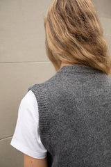 BUTTON UP KNIT VEST