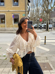 Lace Detail Ruffle Blouse in Cream - Shipping/Envio 24/04 to 30/04