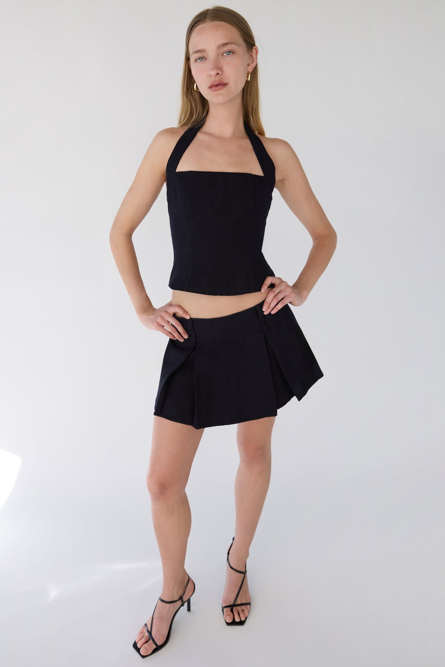 LINEN BLEND HALTER SQUARE NECK TOP