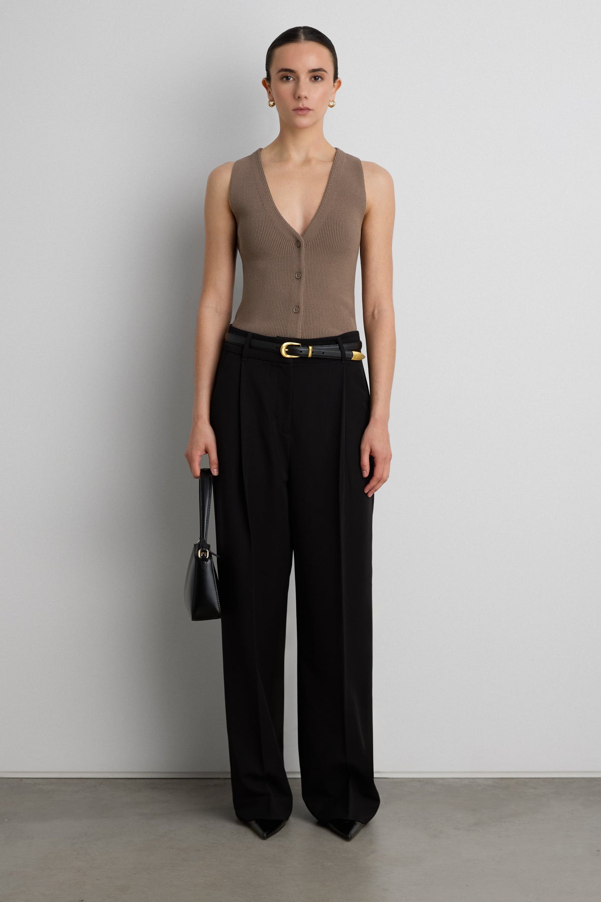 SLEEVELESS BUTTON FRONT KNIT TOP