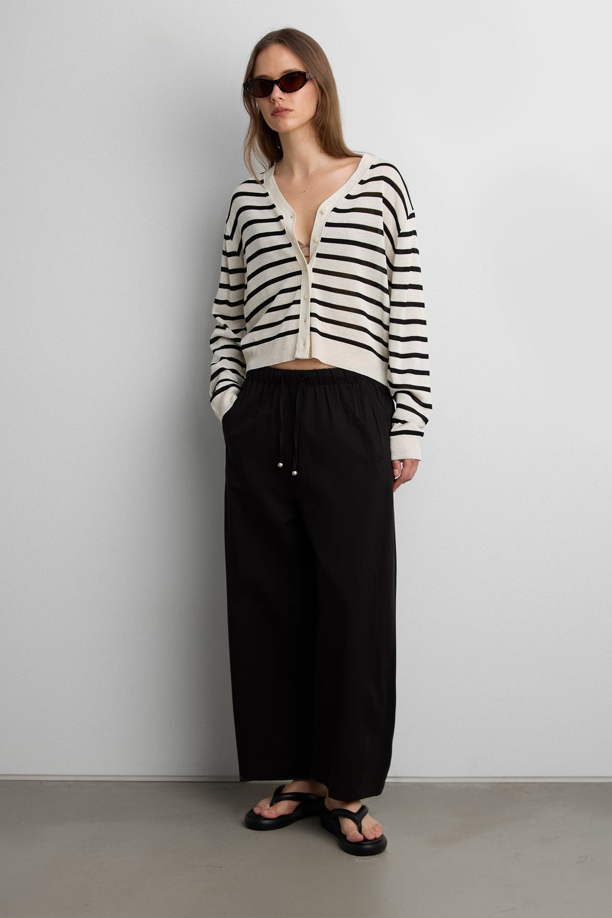 V-NECK STRIPED CARDIGAN
