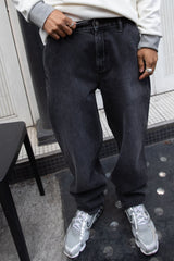 WASHED BLACK TAPERED LEG JEAN