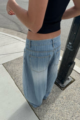 TEXTURED MEDIUM WASH BARREL JEAN