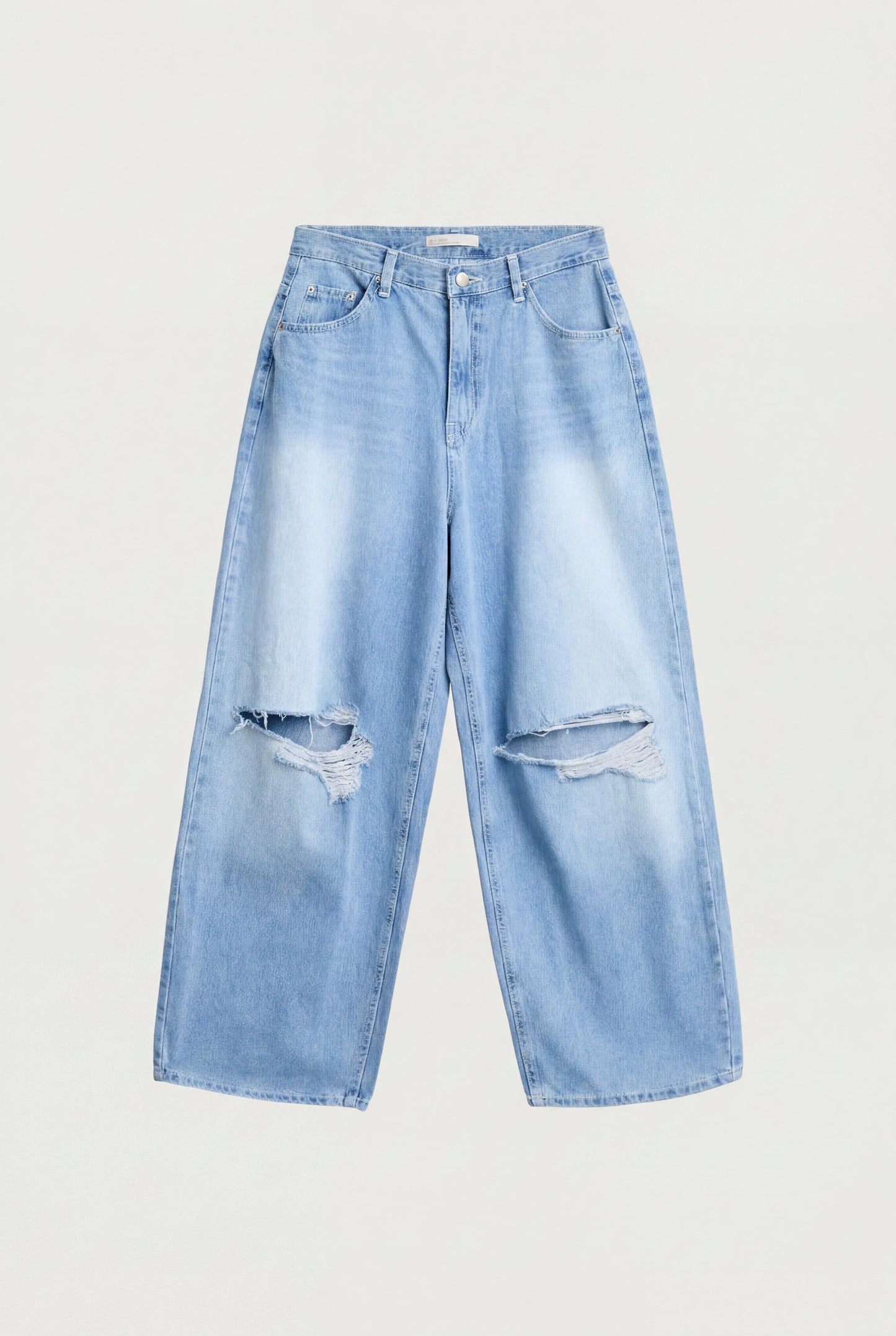 WIDE LEG JEAN WITH DISTRESSED KNEE DETAIL