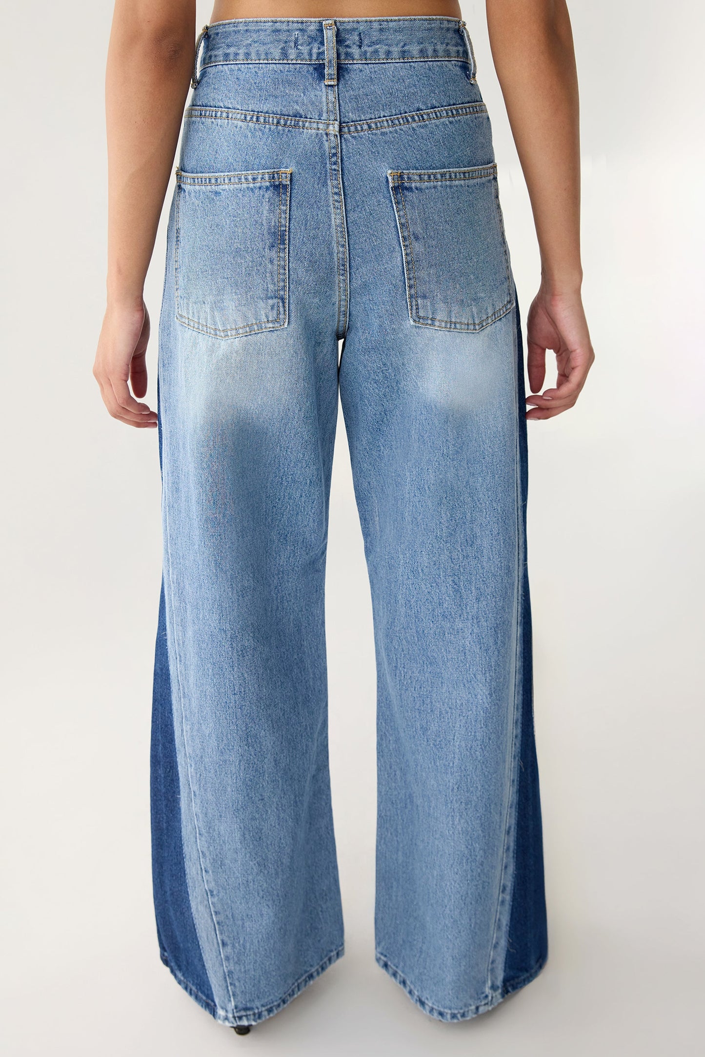 DUO TONE WASH STRAIGHT LEG DENIM JEAN
