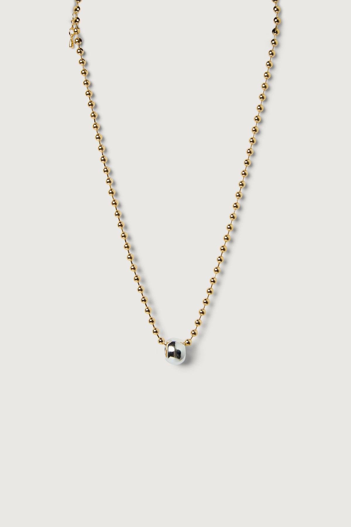 BEADED CHAIN NECKLACE WITH GOLD PENDANT