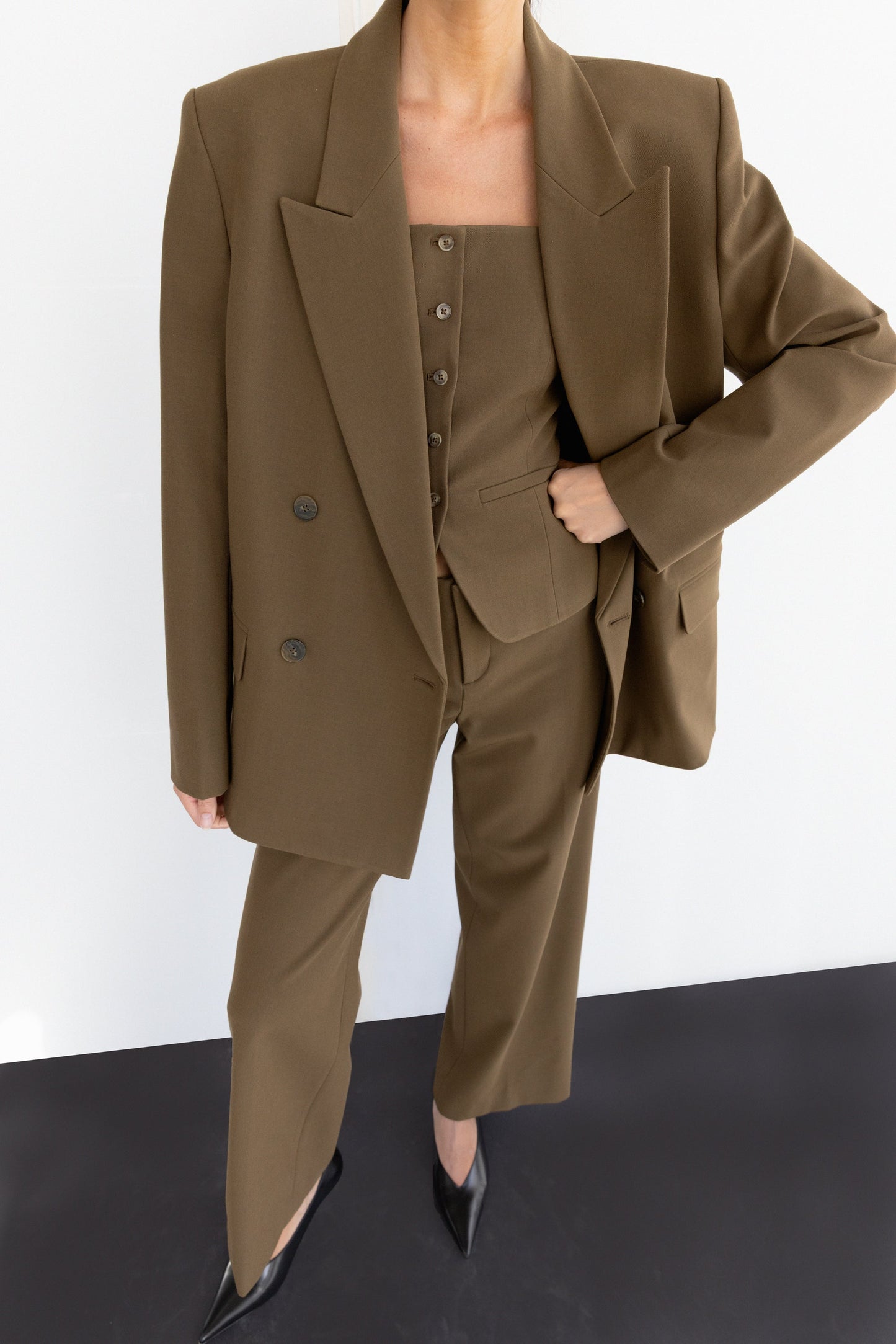 DOUBLE-BREASTED BLAZER