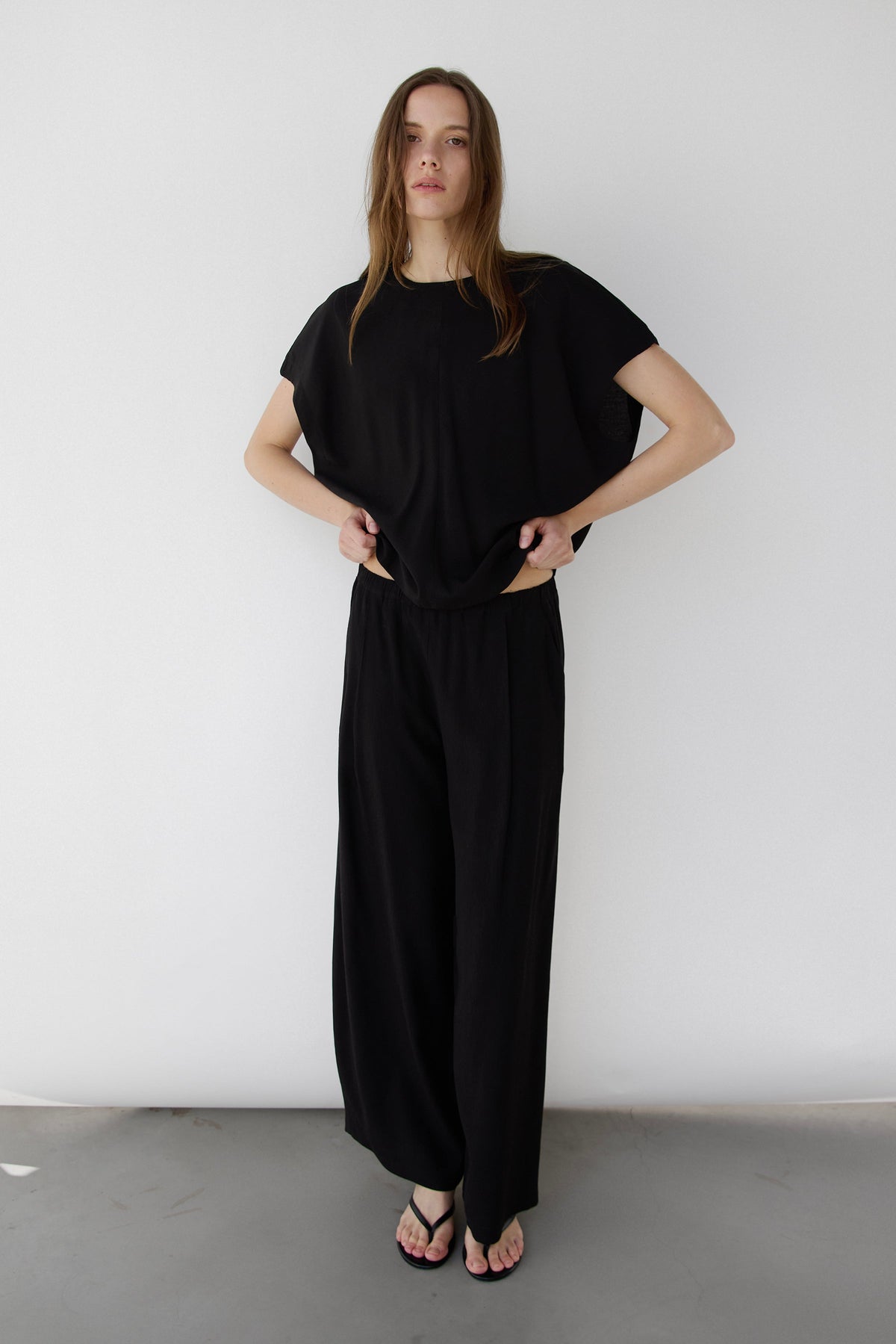 CRINKLED RAYON ELASTIC WAIST PANT