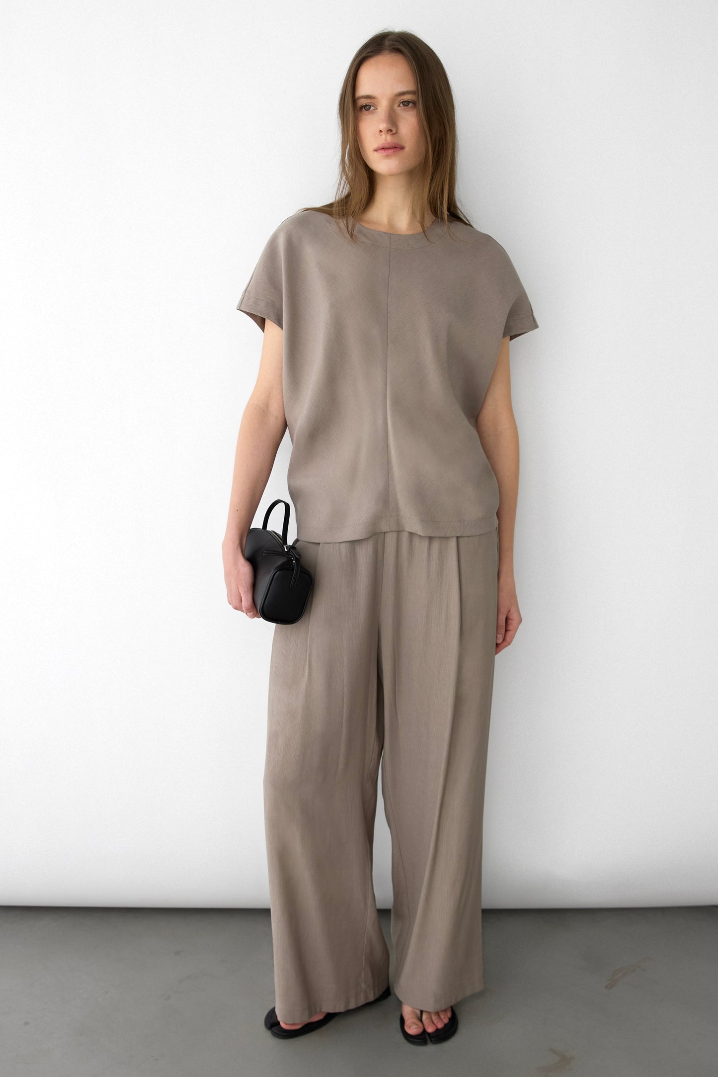 CRINKLED RAYON ELASTIC WAIST PANT