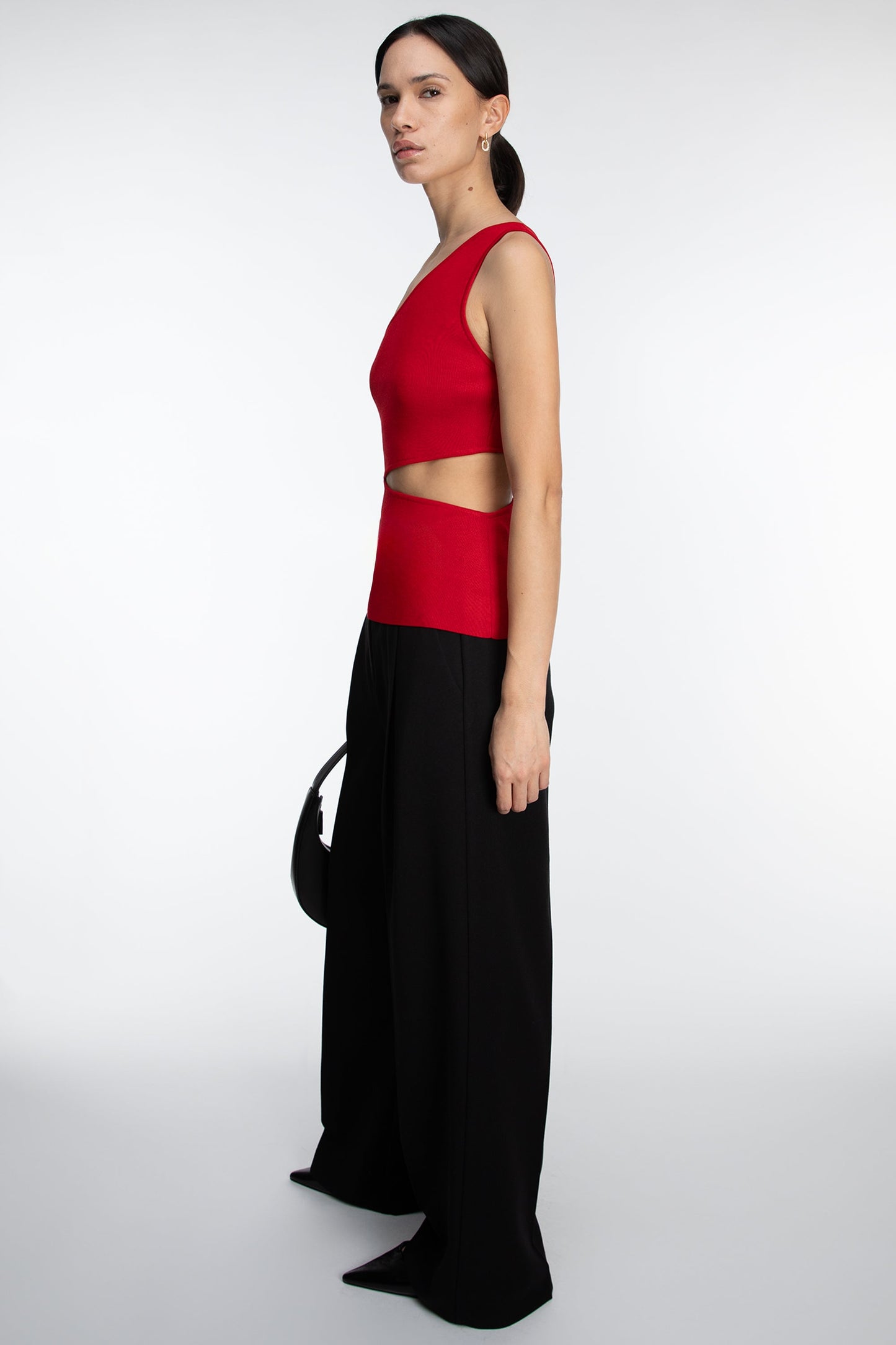 ONE SHOULDER KNIT TANK WITH CUTOUT