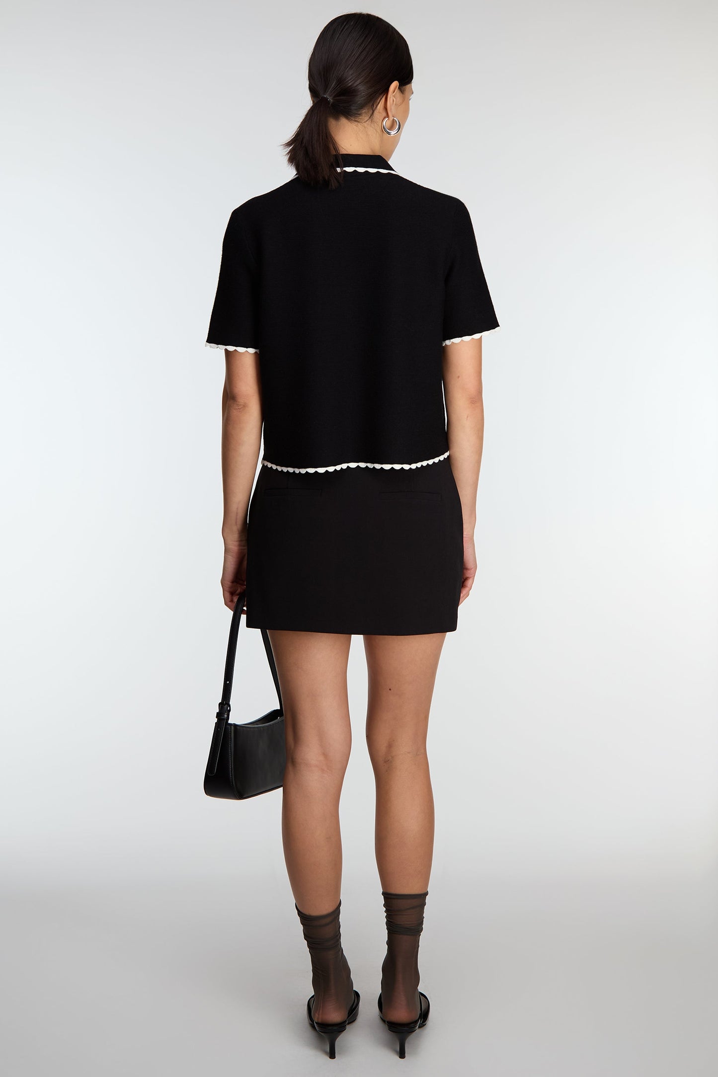CROPPED COLLARED V-NECK SHORT SLEEVE SWEATER