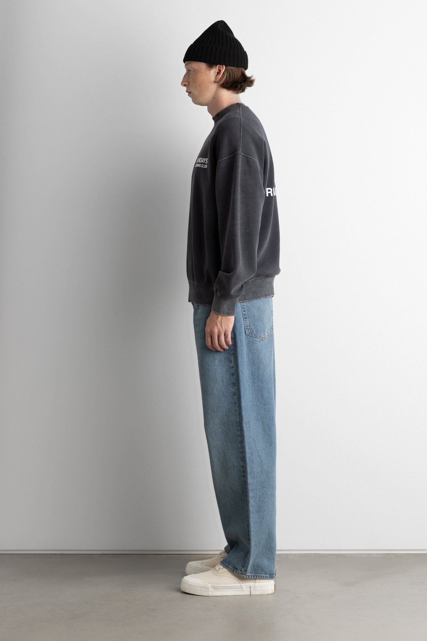 OVERSIZED CREWNECK  SWEATSHIRT