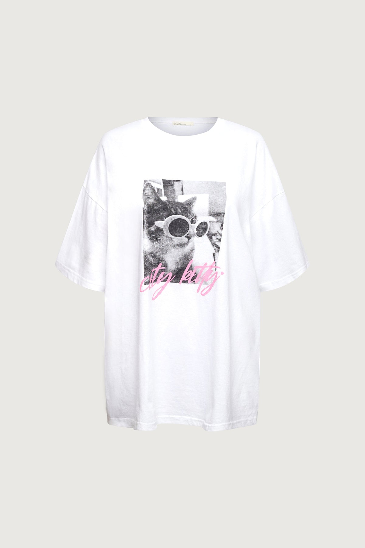 CITY KITTY GRAPHIC T-SHIRT