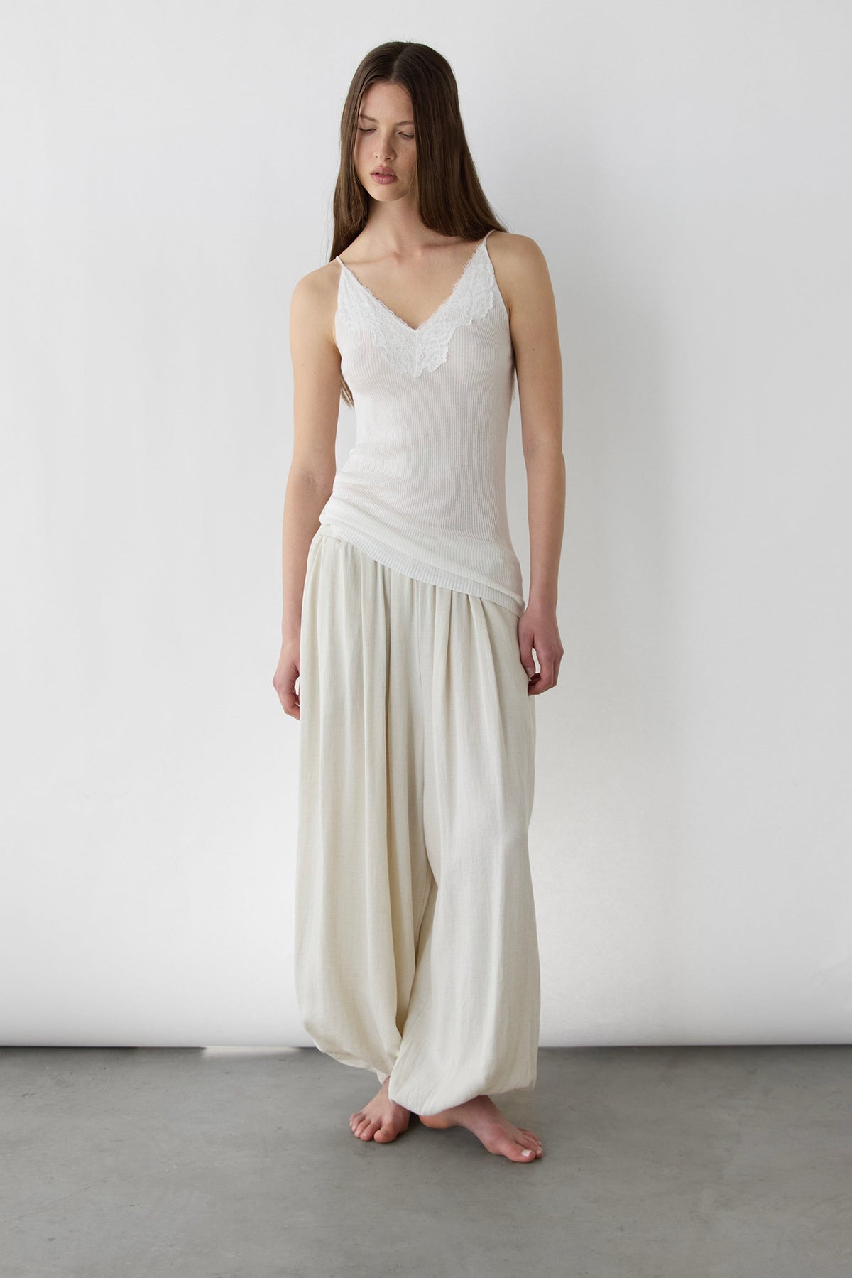 RIBBED KNIT LACE CAMI TANK TOP