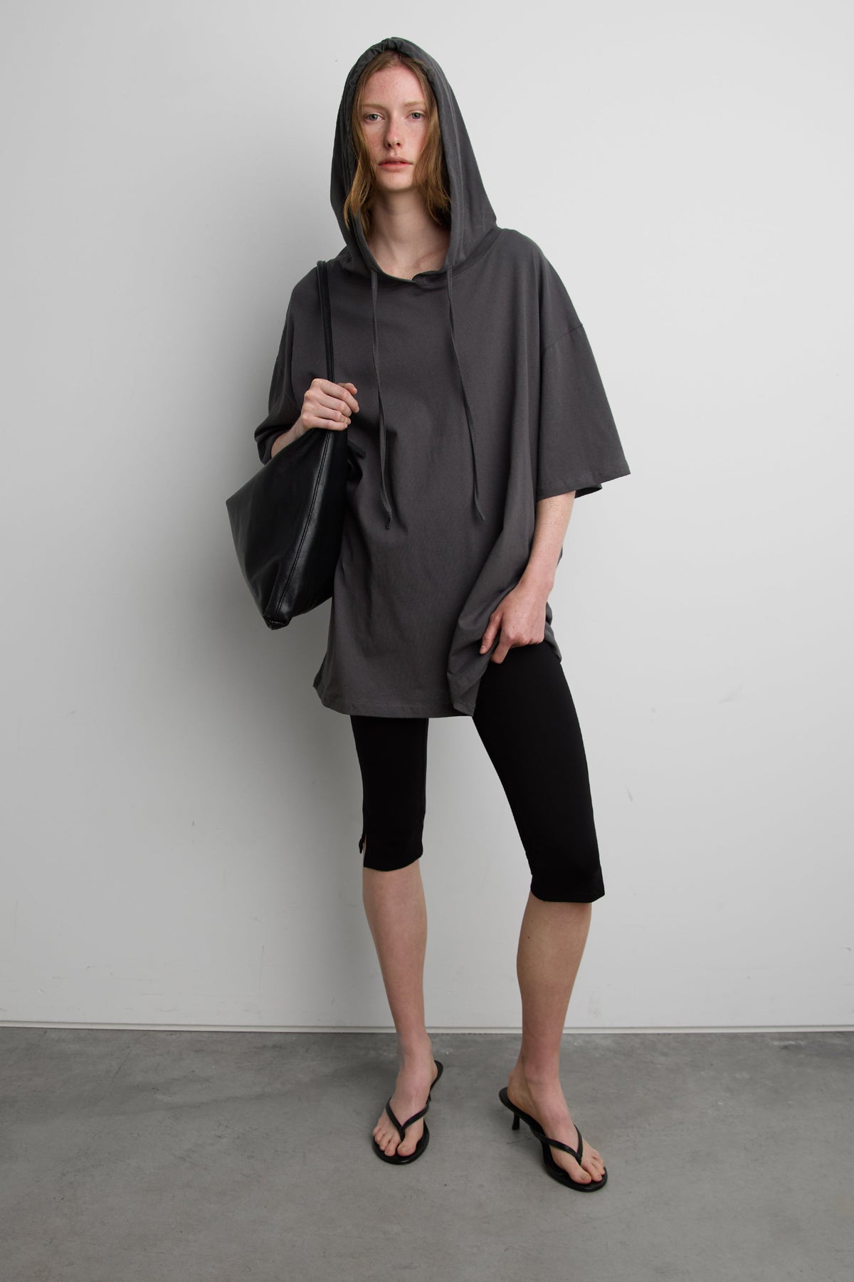 OVERSIZED SHORT SLEEVE HOODIE